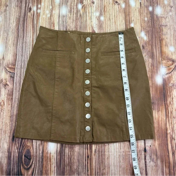 Free People  Faux Leather Skirt  Brown Button-Front Size 6 - Picture 9 of 13